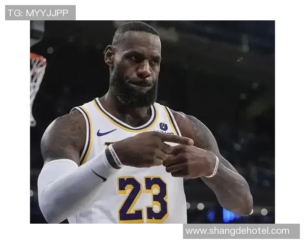 勒布朗詹姆斯与科比布莱恩特的传奇对决与篮球时代的巅峰较量